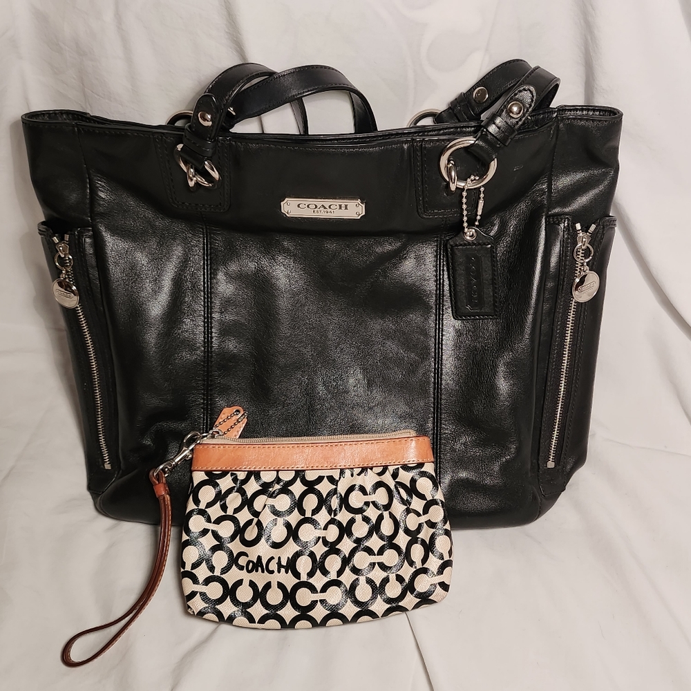 Coach Gallery Zip tote with wristlet